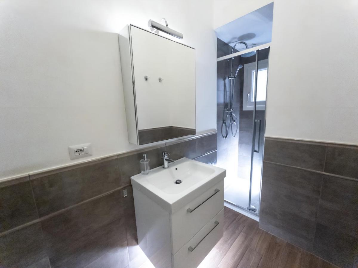 Apartamento Luxury Bnb Pisacane Bari Exterior foto