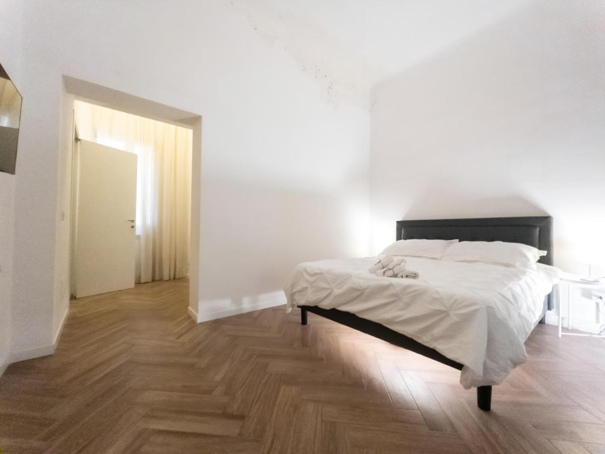 Apartamento Luxury Bnb Pisacane Bari Exterior foto