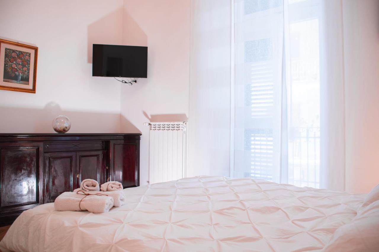 Apartamento Luxury Bnb Pisacane Bari Exterior foto